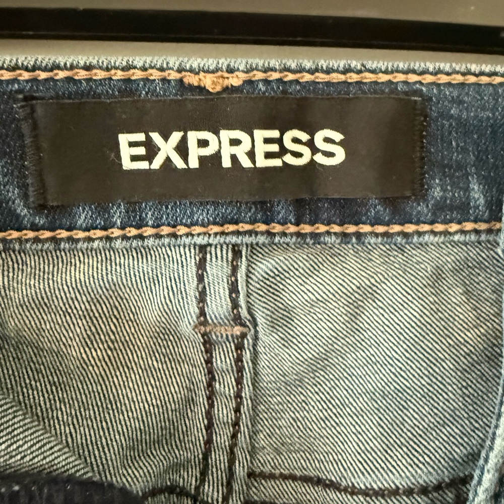 Express Girlfriend High Rise Jeans - Picture 10 of 13